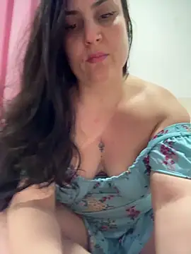 Snapshot of Luna_Velvet_s2 chatting on May 29, 2026, 4:40 am Luna Velvet s2 online show from May 29, 2026, 4:40 am