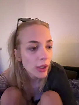 Snapshot of DaryaDoll chatting on March 16, 2026, 1:24 am DaryaDoll online show from March 16, 2026, 1:24 am