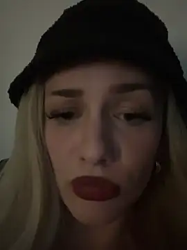 Snapshot of DaryaDoll chatting on April 11, 2026, 9:40 pm DaryaDoll online show from April 11, 2026, 9:40 pm