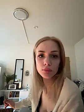 Snapshot of DaryaDoll chatting on February 14, 2026, 1:00 pm DaryaDoll online show from February 14, 2026, 1:00 pm