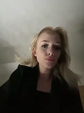 Snapshot of DaryaDoll chatting on February 8, 2026, 3:59 am DaryaDoll online show from February 8, 2026, 3:59 am