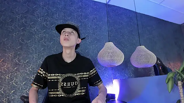 ArthurCox online show from November 16, 2025, 5:17 pm