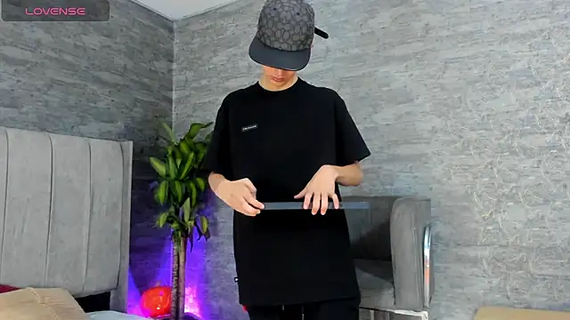 ArthurCox online show from October 25, 2025, 5:35 pm