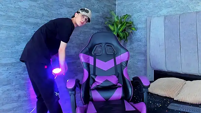 ArthurCox online show from January 13, 2026, 8:24 pm