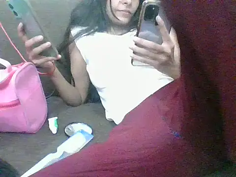 Snapshot of Your-muskan chatting on October 2, 2025, 5:05 pm Your-muskan online show from October 2, 2025, 5:05 pm