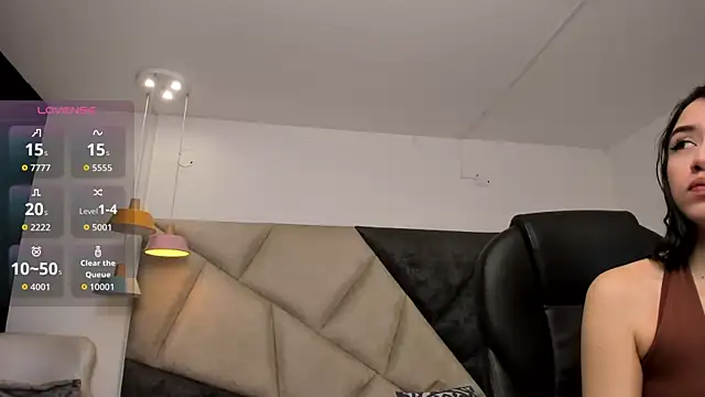 SaraWagner  online show from November 24, 2025, 12:32 am