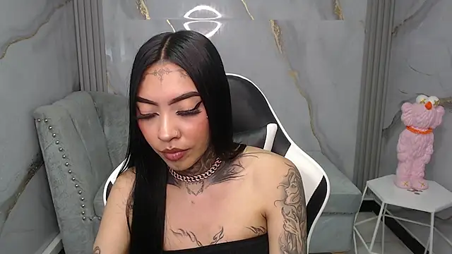 Snapshot of Ashley_Blum_v chatting on November 18, 2025, 8:12 pm Ashley Blum v online show from November 18, 2025, 8:12 pm