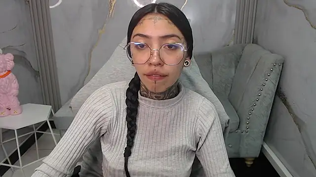 Snapshot of Ashley_Blum_v chatting on October 31, 2025, 1:19 pm Ashley Blum v online show from October 31, 2025, 1:19 pm