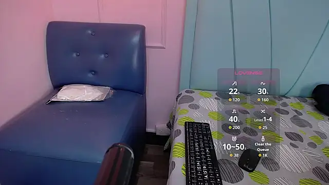 Snapshot of danna7cute chatting on November 7, 2025, 8:13 pm danna7cute online show from November 7, 2025, 8:13 pm