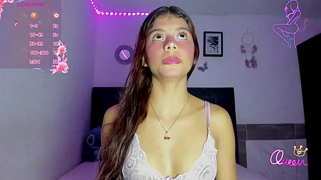 Snapshot of emmie_bunny chatting on June 14, 2026, 2:24 am emmie bunny online show from June 14, 2026, 2:24 am