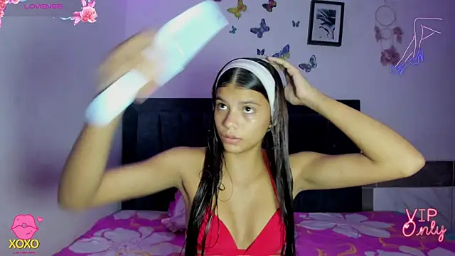 Snapshot of emmie_bunny chatting on July 25, 2026, 11:55 pm emmie bunny online show from July 25, 2026, 11:55 pm