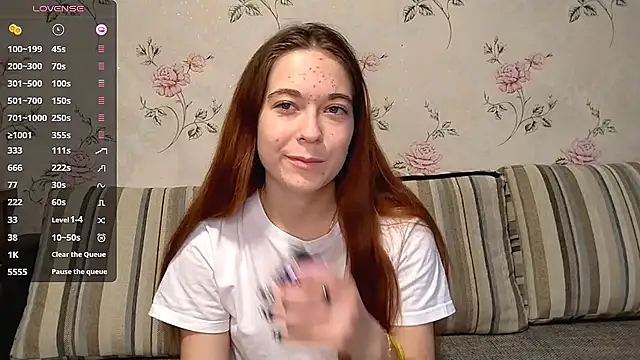 KissKarina online show from September 25, 2025, 2:12 pm