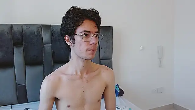 VIKTORNOIR online show from October 21, 2025, 1:32 pm