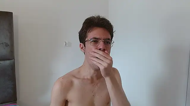 VIKTORNOIR online show from November 14, 2025, 1:48 pm