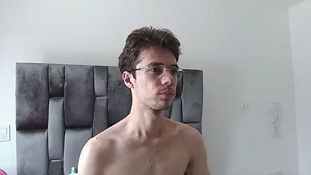 VIKTORNOIR online show from November 13, 2025, 7:07 pm