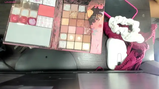 abigail 21  online show from September 24, 2025, 10:27 pm