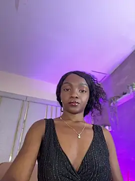 Snapshot of Keirahartz chatting on August 3, 2026, 12:11 pm Keirahartz online show from August 3, 2026, 12:11 pm