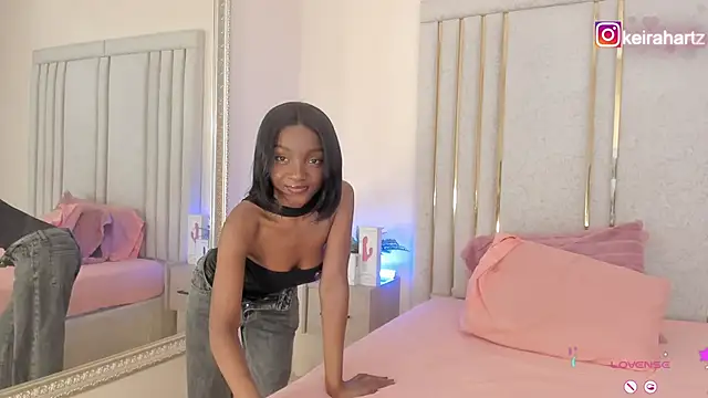 Keirahartz online show from April 26, 2026, 12:57 pm