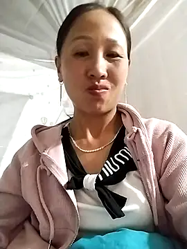 cute love00 online show from December 17, 2025, 11:21 pm