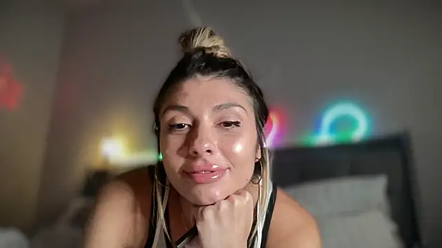 Snapshot of bbgurlnickii chatting on November 11, 2025, 5:24 am bbgurlnickii online show from November 11, 2025, 5:24 am