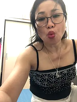 Snapshot of Vitamin_sexy chatting on October 21, 2025, 12:48 pm Vitamin sexy online show from October 21, 2025, 12:48 pm