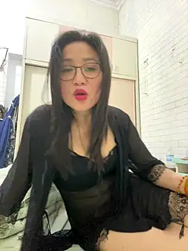 Snapshot of Vitamin_sexy chatting on October 9, 2025, 12:06 pm Vitamin sexy online show from October 9, 2025, 12:06 pm