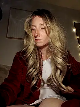 Maeve92 online show from September 27, 2025, 7:42 pm