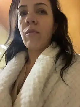 AlyaRei online show from December 14, 2025, 2:22 pm