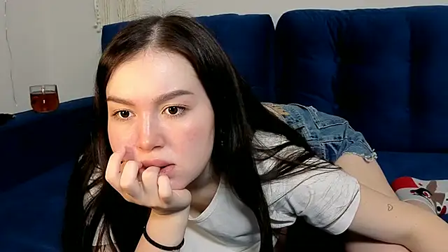 LexeeLuv online show from October 16, 2025, 2:31 am