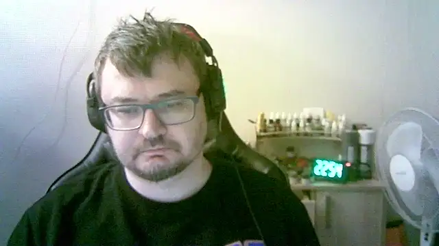 Snapshot of SirAbuser chatting on March 4, 2026, 7:54 pm SirAbuser online show from March 4, 2026, 7:54 pm