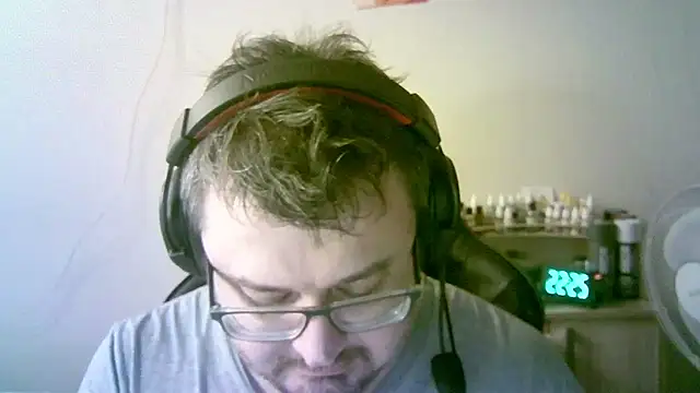 Snapshot of SirAbuser chatting on February 25, 2026, 7:25 pm SirAbuser online show from February 25, 2026, 7:25 pm