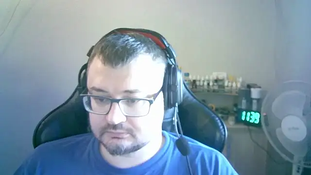 Snapshot of SirAbuser chatting on March 10, 2026, 8:40 am SirAbuser online show from March 10, 2026, 8:40 am