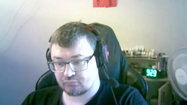 Snapshot of SirAbuser chatting on February 13, 2026, 6:24 am SirAbuser online show from February 13, 2026, 6:24 am