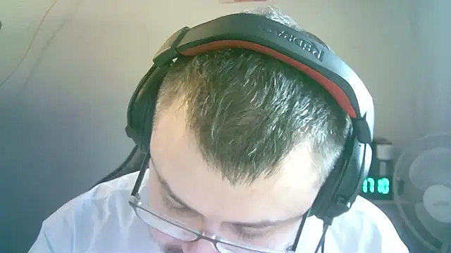 Snapshot of SirAbuser chatting on March 8, 2026, 2:09 pm SirAbuser online show from March 8, 2026, 2:09 pm