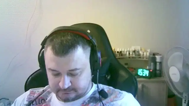 Snapshot of SirAbuser chatting on March 5, 2026, 12:35 pm SirAbuser online show from March 5, 2026, 12:35 pm