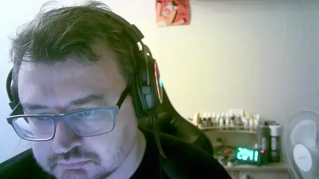 Snapshot of SirAbuser chatting on March 3, 2026, 5:42 pm SirAbuser online show from March 3, 2026, 5:42 pm