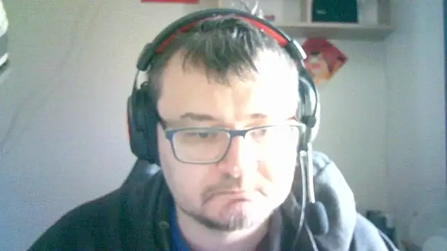 Snapshot of SirAbuser chatting on February 5, 2026, 8:32 am SirAbuser online show from February 5, 2026, 8:32 am