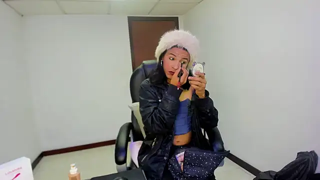 Snapshot of Aisha_hotts777 chatting on March 4, 2026, 4:09 am Aisha hotts777 online show from March 4, 2026, 4:09 am