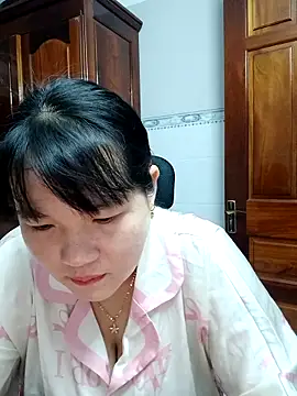  Babyrose  online show from October 13, 2025, 3:57 pm