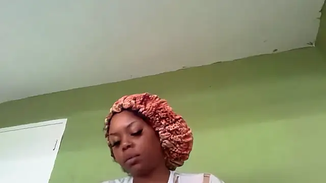 Liaprettygirl online show from March 16, 2026, 8:55 pm