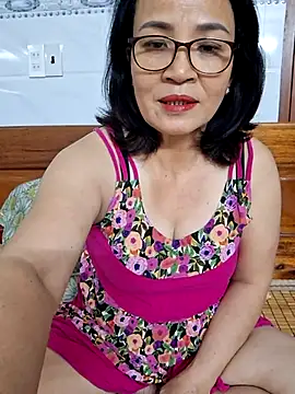 Snapshot of __Mihmih__ chatting on November 11, 2025, 4:02 pm Mihmih online show from November 11, 2025, 4:02 pm