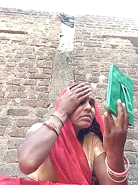 Pinky12A online show from October 12, 2025, 9:32 am