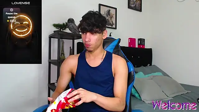 Snapshot of Gael_Jones chatting on November 5, 2025, 3:53 am Gael Jones online show from November 5, 2025, 3:53 am