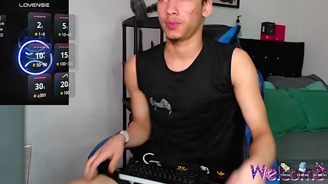 Snapshot of Gael_Jones chatting on November 28, 2025, 1:06 am Gael Jones online show from November 28, 2025, 1:06 am