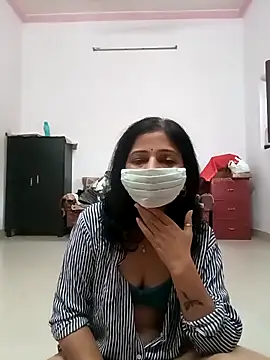 BITEXBABYlove online show from October 17, 2025, 2:04 am