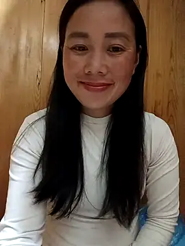 Snapshot of LyyChac chatting on December 13, 2025, 10:05 pm LyyChac online show from December 13, 2025, 10:05 pm