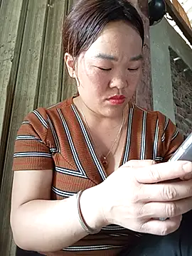 sukabae00 online show from April 22, 2026, 4:08 am