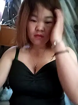 sukabae00 online show from April 29, 2026, 11:33 pm
