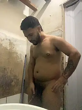 spiderfindom online show from July 23, 2026, 11:33 pm