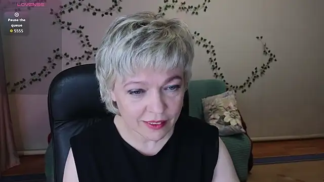 Snapshot of Rosette_Pricky chatting on April 4, 2026, 3:51 pm Rosette Pricky online show from April 4, 2026, 3:51 pm